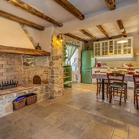 Mavra With Private Pool Case de vacanță *