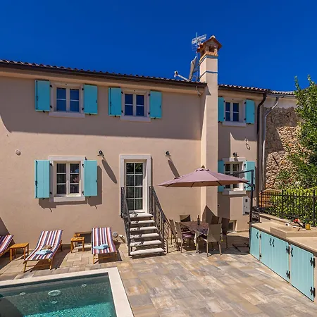 Case de vacanță Mavra With Private Pool *