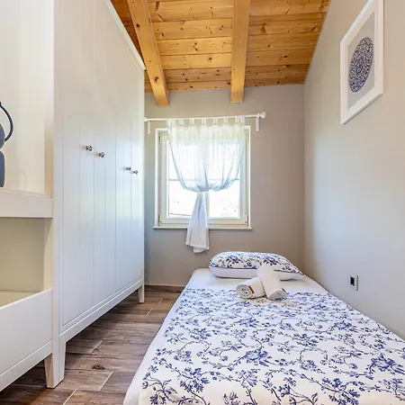 Case de vacanță Mavra With Private Pool *