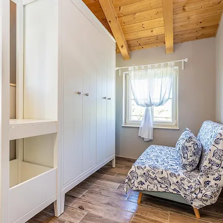 Case de vacanță Mavra With Private Pool