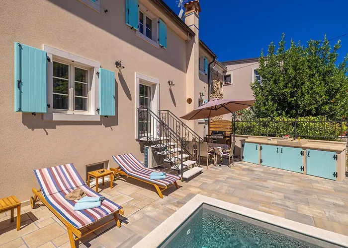 Mavra With Private Pool Semesterbostad Risika