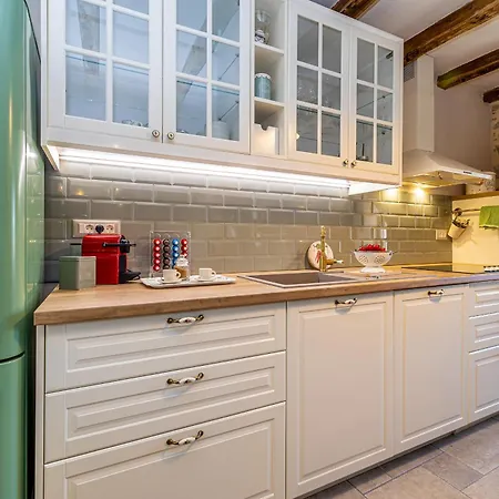 Mavra With Private Pool Сasa de vacaciones *