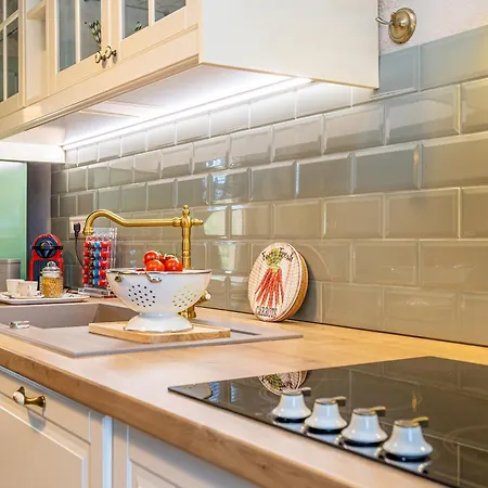 Mavra With Private Pool Risika