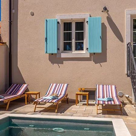 Сasa de vacaciones Mavra With Private Pool Risika