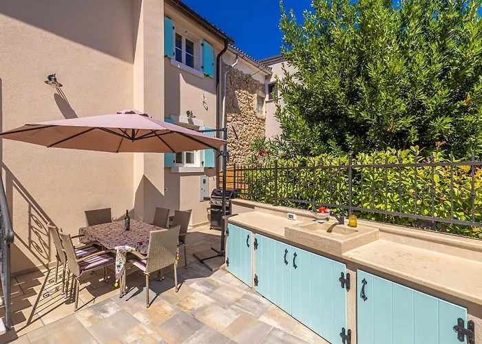 Mavra With Private Pool * 里斯卡