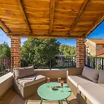 Mavra With Private Pool * ريسيكا