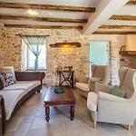 بيت للعطل Mavra With Private Pool *