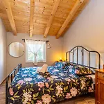Mavra With Private Pool ريسيكا