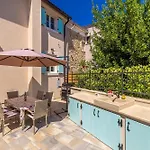 Mavra With Private Pool * ريسيكا