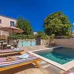 Mavra With Private Pool بيت للعطل ريسيكا